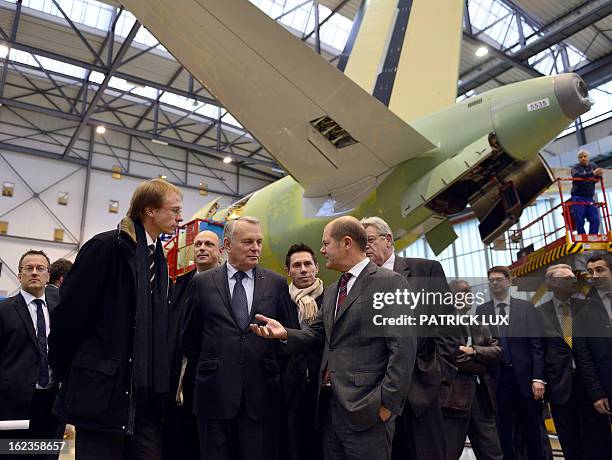 Alexander Dahm , chief of the final assembly line of the Airbus A320, French Prime Minister Jean-Marc Ayrault , and Hamburg's First Mayor Olaf Scholz...