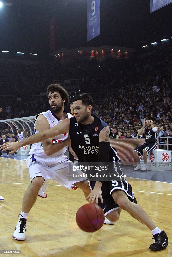 Anadolu EFES Istanbul v CSKA Moscow - Turkish Airlines Euroleague