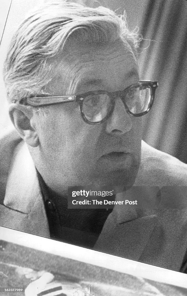 JUL 26 1962; Melvin Belli - An L-Shaped package.; California attorney Melvin Belli, representing the