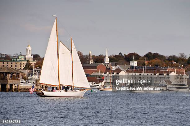 schooner in newport harbor - newport rhode island stock-fotos und bilder