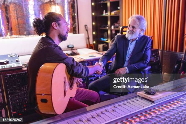 Label Owner 10,168 Music On Record Label Stock Photos, High-Res Pictures, and ...