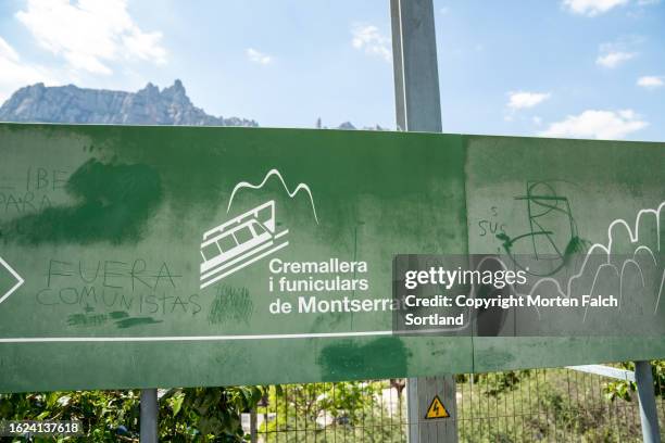 the cremallera de montserrat sign - cremallera stock-fotos und bilder