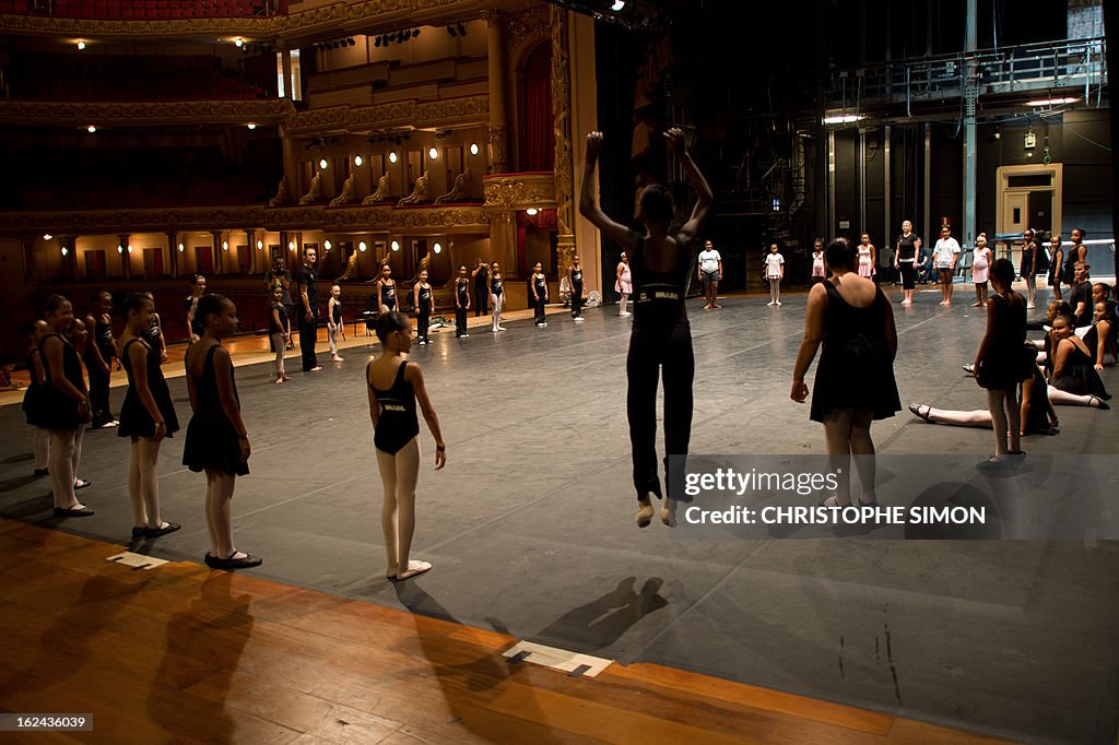 BRAZIL-BRITAIN-CULTURE-DANCE