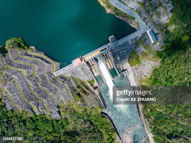 hydropower dam aerial photography - hydroelectric dam stock pictures, royalty-free photos & images