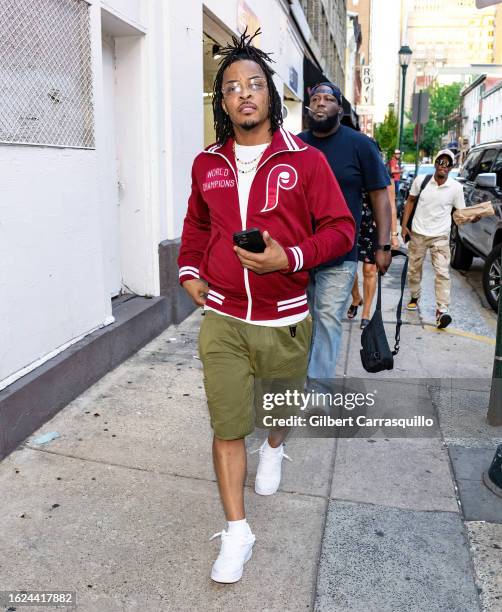 Tip Ti Rapper 1,388 Ti Shoes Stock Photos, High-Res Pictures, and Images - Getty Images