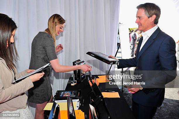 Host Craig Ferguson poses in the Kindle Fire HD and IMDb Green Room during the 2013 Film Independent Spirit Awards at Santa Monica Beach on February...