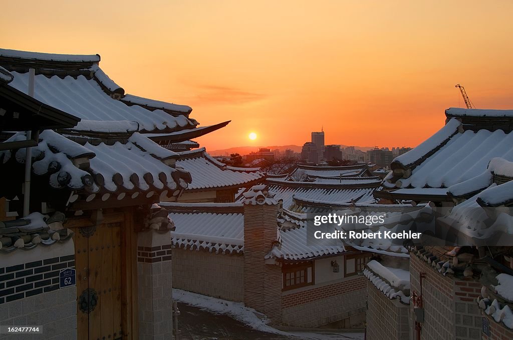 Sunrise at Bukchon Hanok Village