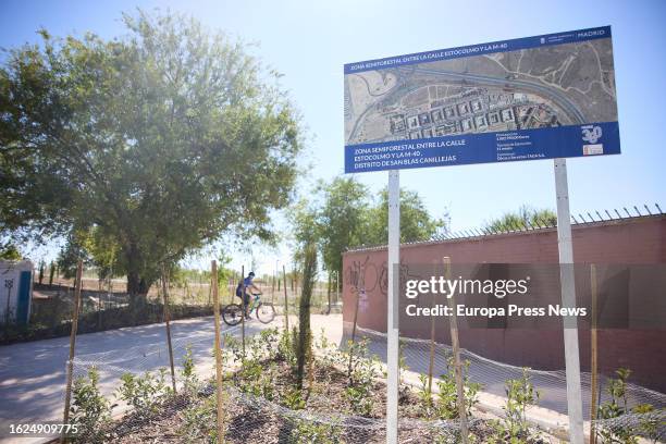 Sign points to the semi-forest park in San Blas-Canillejas, in the Las Rosas neighborhood, on 19 August, 2023 in Madrid, Spain. The Urbanism,...