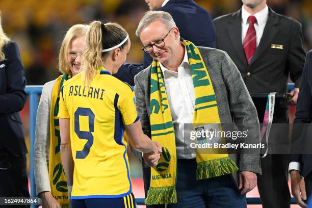 Anthony Albanese, Prime Minister of Australia, congratulates Kosovare Asllani of Sweden following the FIFA Women's World Cup Australia & New Zealand...