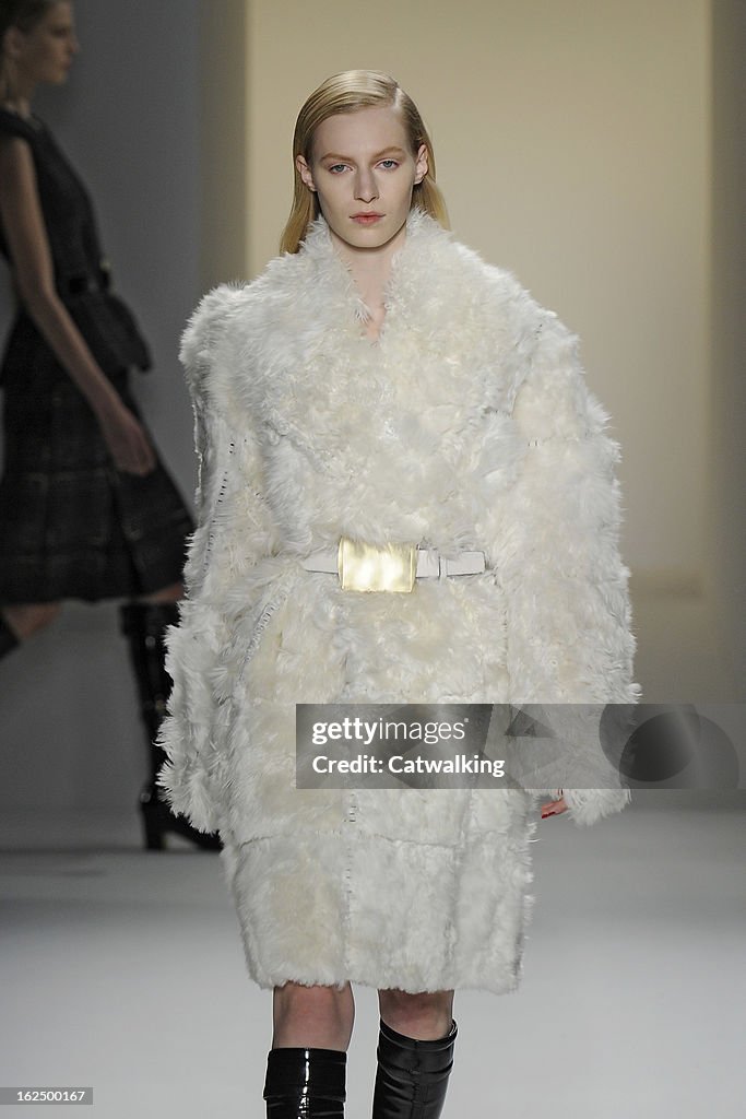 Calvin Klein - Runway RTW - Fall 2013 - New York Fashion Week