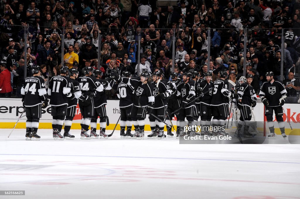 Columbus Blue Jackets v Los Angeles Kings