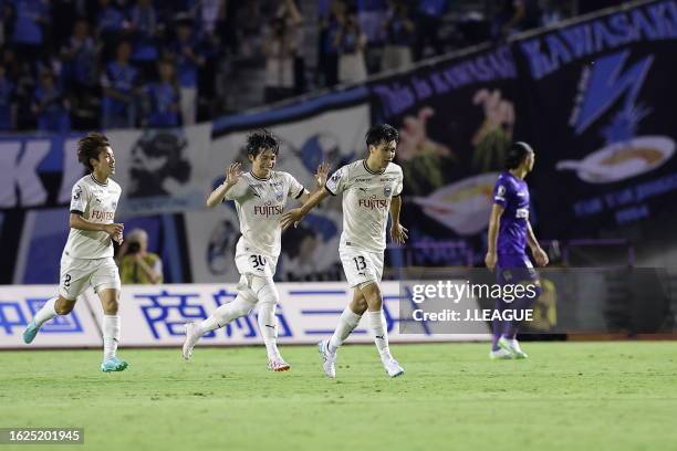 Miki YAMANE of Kawasaki Frontale celebrates scoring his sideʻs second goal with his team mates during the J.LEAGUE Meiji Yasuda J1 24th Sec. Match...