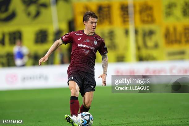 Gotoku SAKAI of Vissel Kobe in action during the J.LEAGUE Meiji Yasuda J1 24th Sec. Match between Vissel Kobe and Kashiwa Reysol at NOEVIR Stadium...