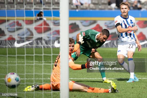 August 2023, Berlin: Soccer: 2nd Bundesliga, Hertha BSC - SpVgg Greuther Fürth, Matchday 4, Olympiastadion. Hertha's Marten Winkler makes it 2:0...