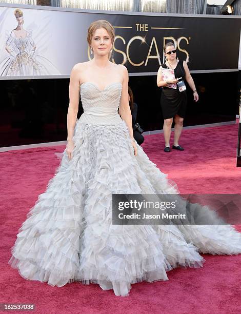 Actress Amy Adams arrives at the Oscars at Hollywood & Highland Center on February 24, 2013 in Hollywood, California.