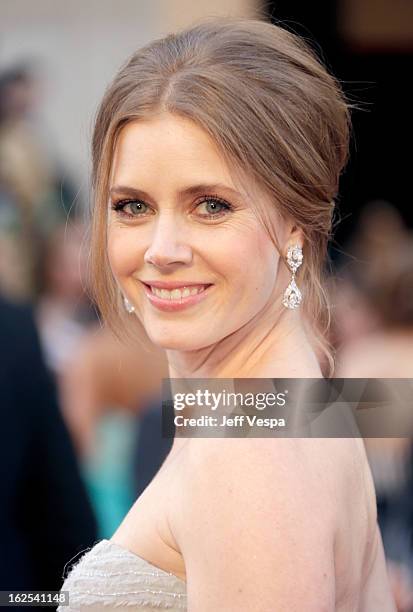 Actress Amy Adams arrives at the Oscars at Hollywood & Highland Center on February 24, 2013 in Hollywood, California.