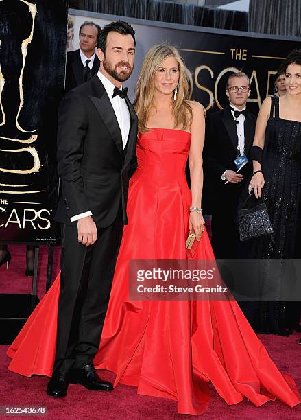 Actor Justin Theroux and actress Jennifer Aniston arrives at the Oscars at Hollywood & Highland Center on February 24, 2013 in Hollywood, California.