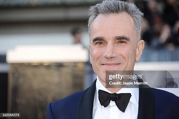 Actor Daniel Day-Lewis arrives at the Oscars at Hollywood & Highland Center on February 24, 2013 in Hollywood, California.
