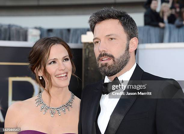 Actress Jennifer Garner and actor-director Ben Affleck arrive at the Oscars at Hollywood & Highland Center on February 24, 2013 in Hollywood,...