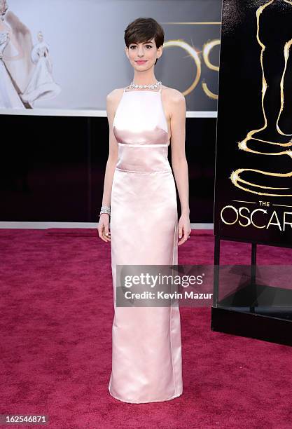 Actress Anne Hathaway arrives at the Oscars held at Hollywood & Highland Center on February 24, 2013 in Hollywood, California.