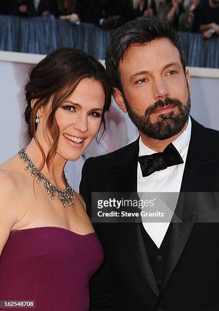 Actress Jennifer Garner and actor/director Ben Affleck arrive at the Oscars at Hollywood & Highland Center on February 24, 2013 in Hollywood,...
