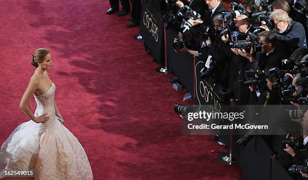 Actress Jennifer Lawrence arrives at the Oscars held at Hollywood & Highland Center on February 24, 2013 in Hollywood, California.