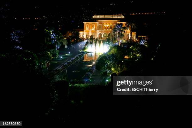 Russian Festival In Saint-Jean-Cap-Ferrat. 12 août 2007 --- Grande fête russe à Saint-Jean-Cap-Ferrat. Bal des fleurs à la villa Ephrussi de...