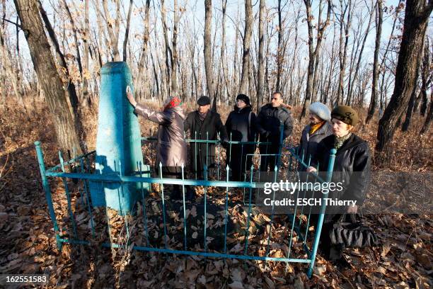 The Travel Of Marek Halter In The Small Jewish Autonomous Republic Of Birobidzhan. Marek HALTER part à la rencontre des habitants de la petite...