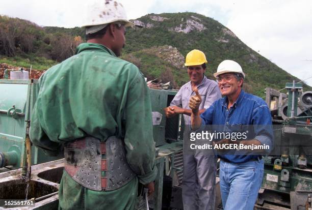 Pebercan, The Oil Company Of Gerard Depardieu And Gerard Bourgoin. A Cuba, à Canassi 1, le 1 février 1999, dans la société d'exploitation pétroli�ère...
