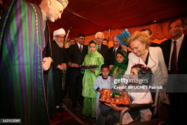 Bernadette Chirac Visit In Kabul. Voyage de Bernadette CHIRAC à KABOUL pour inaugurer l'Institut médical français pour l'enfant, projet auquel elle...