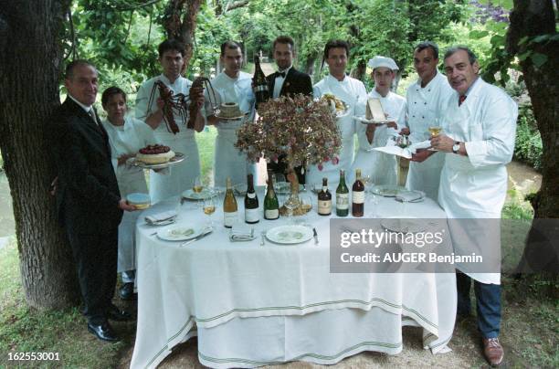 Marc Meneau In The Garden Of His Restaurant 'L'Esperance'. Saint-Père sous Vézelay - 19 juillet 2001 - Dans le jardin de son restaurant...