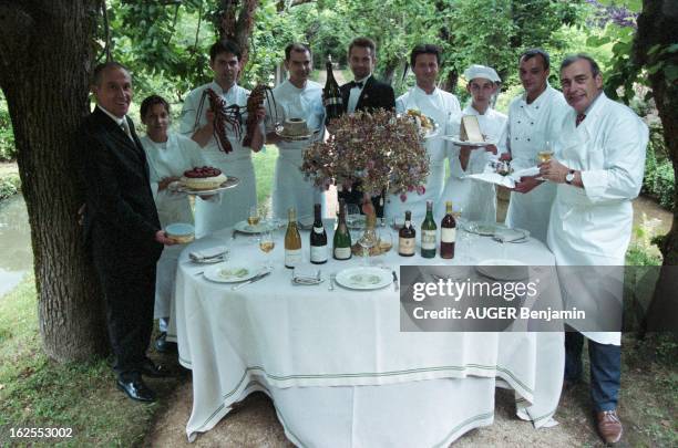 Marc Meneau In The Garden Of His Restaurant 'L'Esperance'. Saint-Père sous Vézelay - 19 juillet 2001 - Dans le jardin de son restaurant...