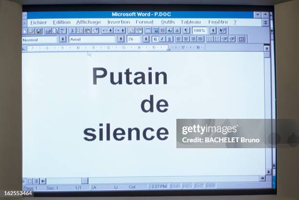 Rendezvous With Philippe Vigand. A Levallois, Philippe VIGAND, atteint du 'locked -in' syndrome et auteur du livre 'Putain de silence', chez lui, en...