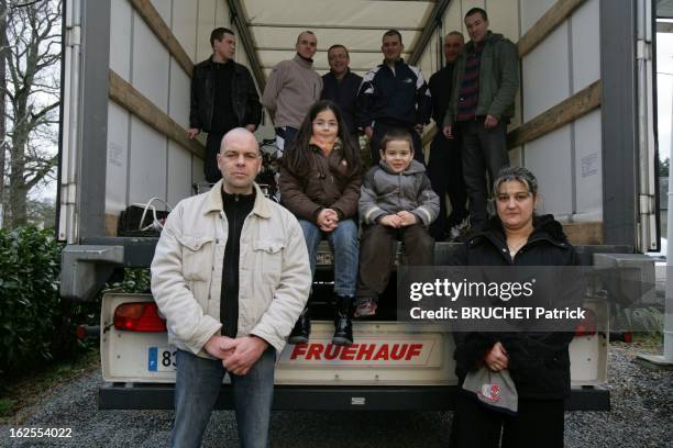 Illustration Of The Financial Crisis In France: Bridging Loan: They Won Against The Bank. Guenrouet , samedi 7 mars 2009 : victime de la crise...