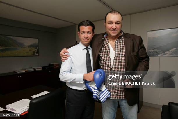 Christopher Thomas And Tiozzo Piquemal At Edf Headquarters In Paris. Paris, 13 janvier 2012 : Thomas PIQUEMAL, directeur financier du groupe EDF,...