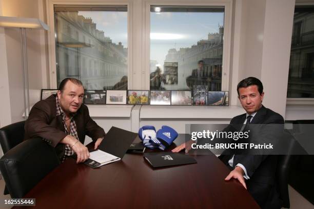 Christopher Thomas And Tiozzo Piquemal At Edf Headquarters In Paris. Paris, 13 janvier 2012 : Thomas PIQUEMAL, directeur financier du groupe EDF,...