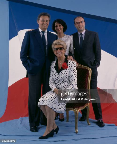 Studio Of Guests Of The Garden Party Of The Elysee. En France, le 14 juillet 1988, à l'occasion de la garden party au Palais de l'Elysée, les...