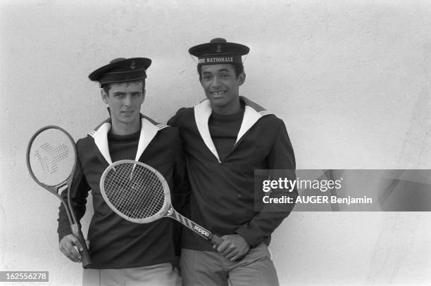 Yannick Noah And Pascal Portes Do Their Military Service. Yannick NOAH et Pascal PORTES , incorporés depuis le 1er octobre, font leur service...