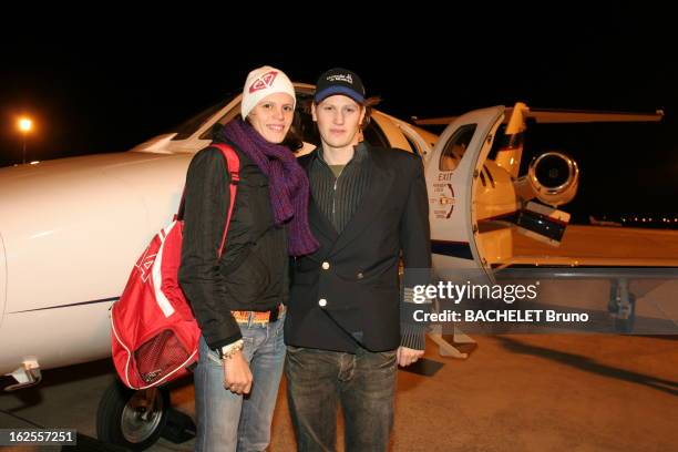 Rendezvous With Laure Manaudou. Pierre fait la surprise à son compagne Laure MANAUDOU de venir la chercher en jet privé à TRIESTE où elle vient de...