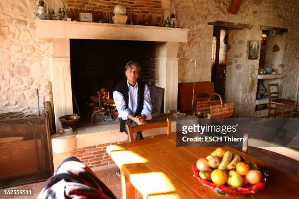 Herve Vilard At Home In Celette. Hervé VILARD, qui vient d'écrire son autobiographie 'L'âme seule' aux éditions Fayard, reçoit Paris Match chez lui,...