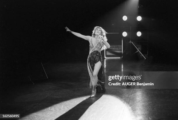 Rendezvous With Dalida Performing In Paris At The Palais Des Sports. Paris, du 5 au 20 janvier 1980, DALIDA fait un show à l'américaine au Palais des...