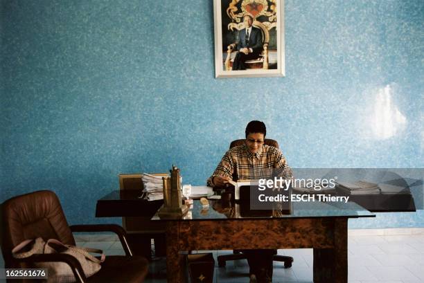 Asmae Chaabi The Only Female Mayor Of Morocco. Asmae CHAÂBI, seule femme maire du MAROC, assise à son bureau de la mairie d'ESSAOUIRA, un portrait du...