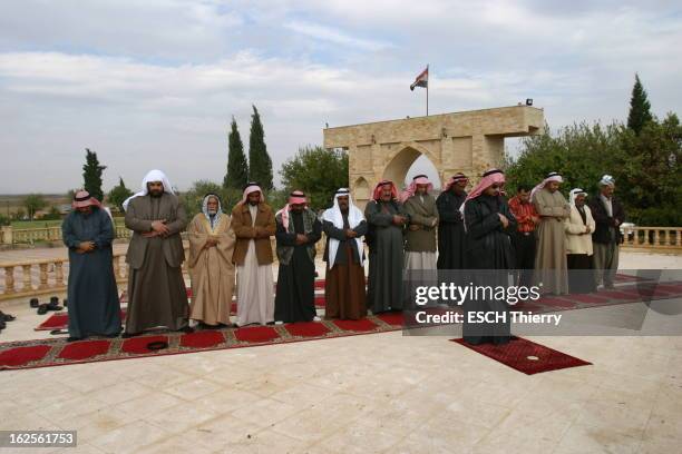 Shammar 16 Al Shammar Tribe Stock Photos, High-Res Pictures, and Images - Getty ...