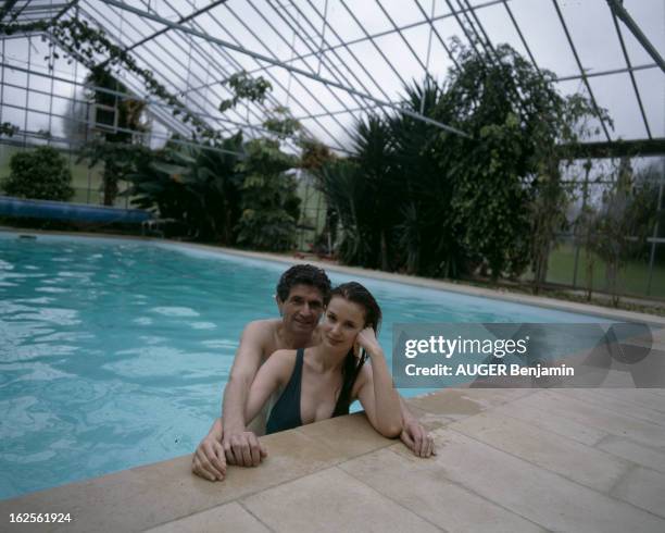 Rendezvous With Claude Lelouch And Marie-Sophie At Home In Normandy. En France, à Villiers-sur-mer, le 26 mars 1990, Claude LELOUCH, réalisateur, et...