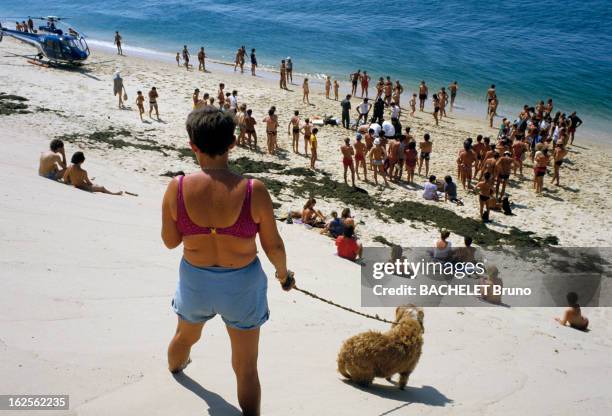 The Life Guards Of The Atlantic Ocean Beaches. En France, sur la plage d'Arcachon, en aout 1984, au bord de l'océan Atlantique, lors d'un reportage,...