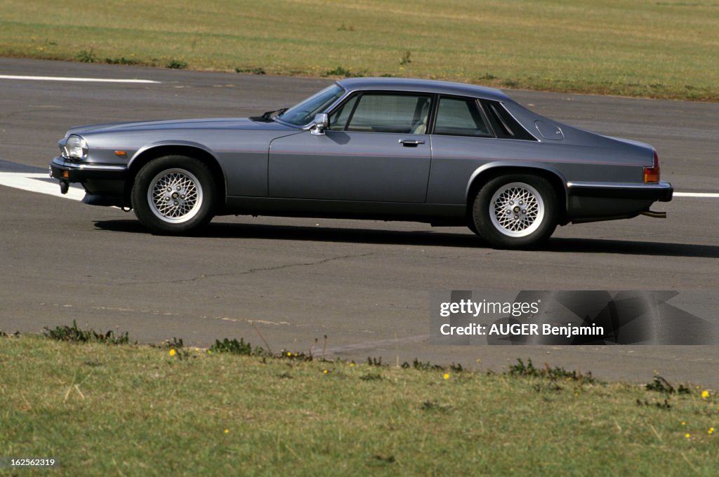 Paris Motor Show 1990: The Jaguar Xjs 36
