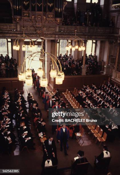 Keren Ann. En Angleterre, à Oxford, en janvier 1984, lors d'un reportage sur l'université, durant la cérémonie de la remise des diplômes au...