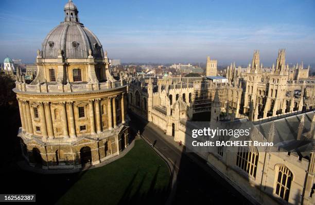 Keren Ann. En Angleterre, à Oxford, en janvier 1984, lors d'un reportage sur l'université, le Radcliffe Camera, la salle de lecture de la Bodleian...