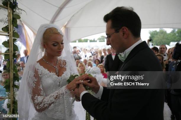 Wedding Of In Dancer And In Russian Billionaire. Mariage à TSARSKOIE-SELO à 24 km de Saint-Petersbourg d'Anastasia VOLOCHKOVA, danseuse étoile du...