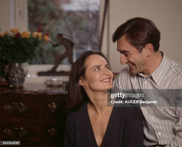 Rendezvous With Christophe Malavoy With Family. En France, à Paris, le 13 janvier 1992, Christophe MALAVOY, acteur, en famille, avec son épouse...